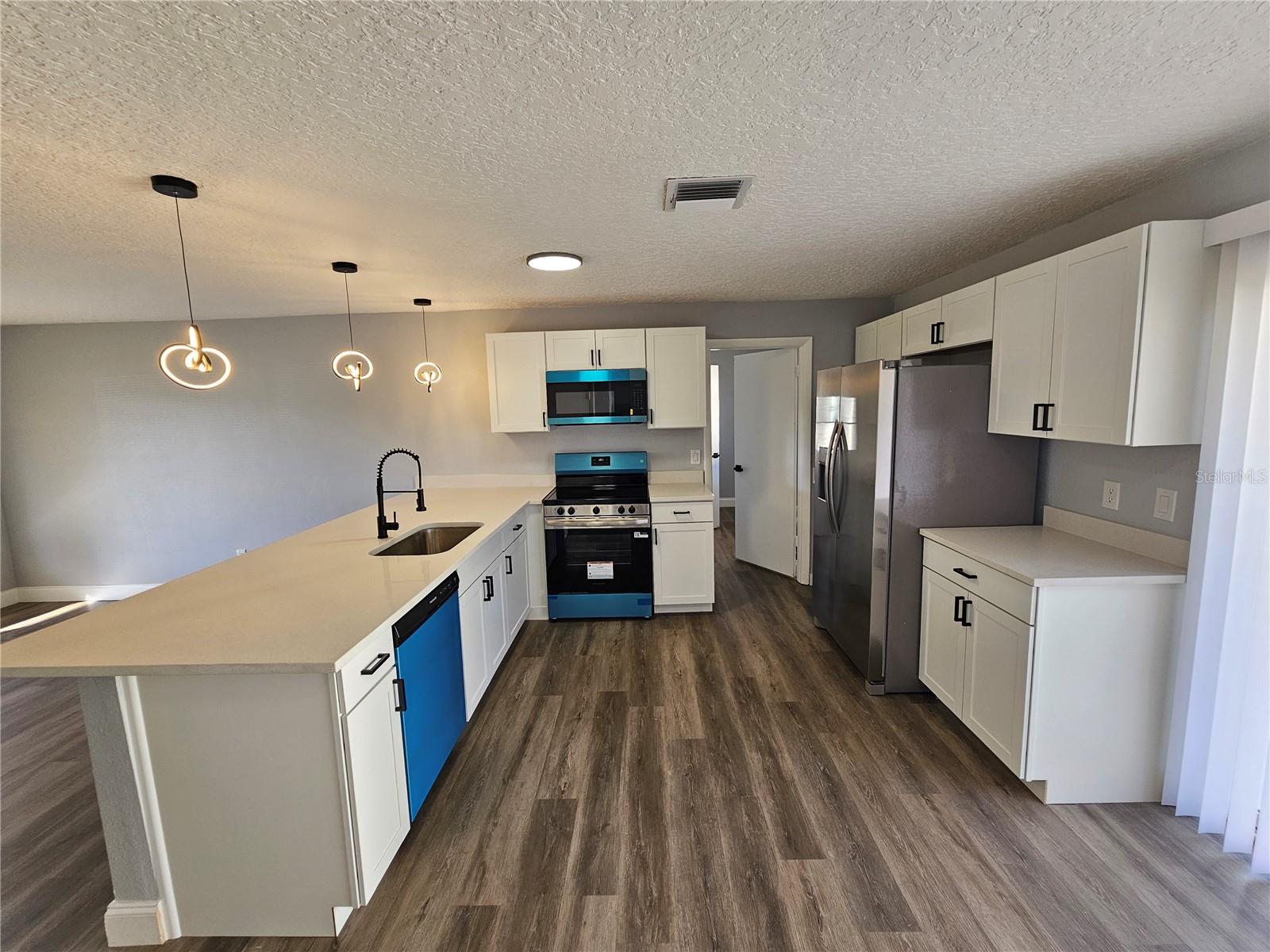 Image 13 of 55 For 1560 Bahama Street