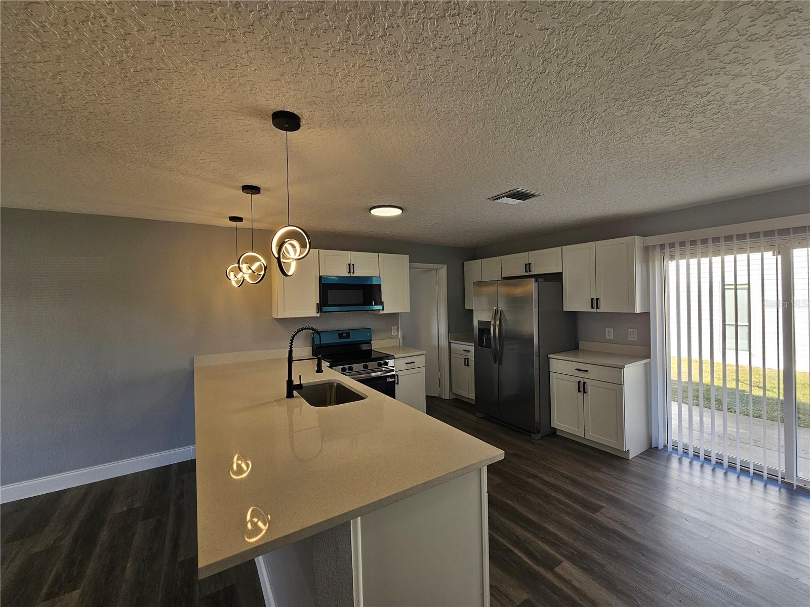 Image 14 of 55 For 1560 Bahama Street