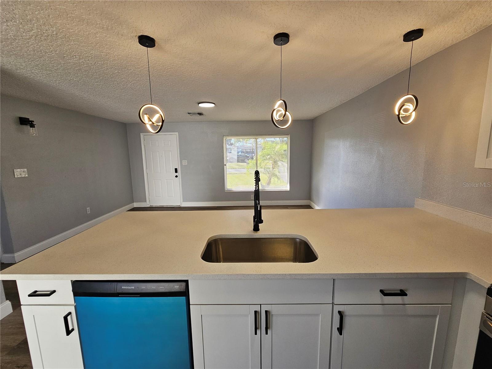 Image 16 of 55 For 1560 Bahama Street