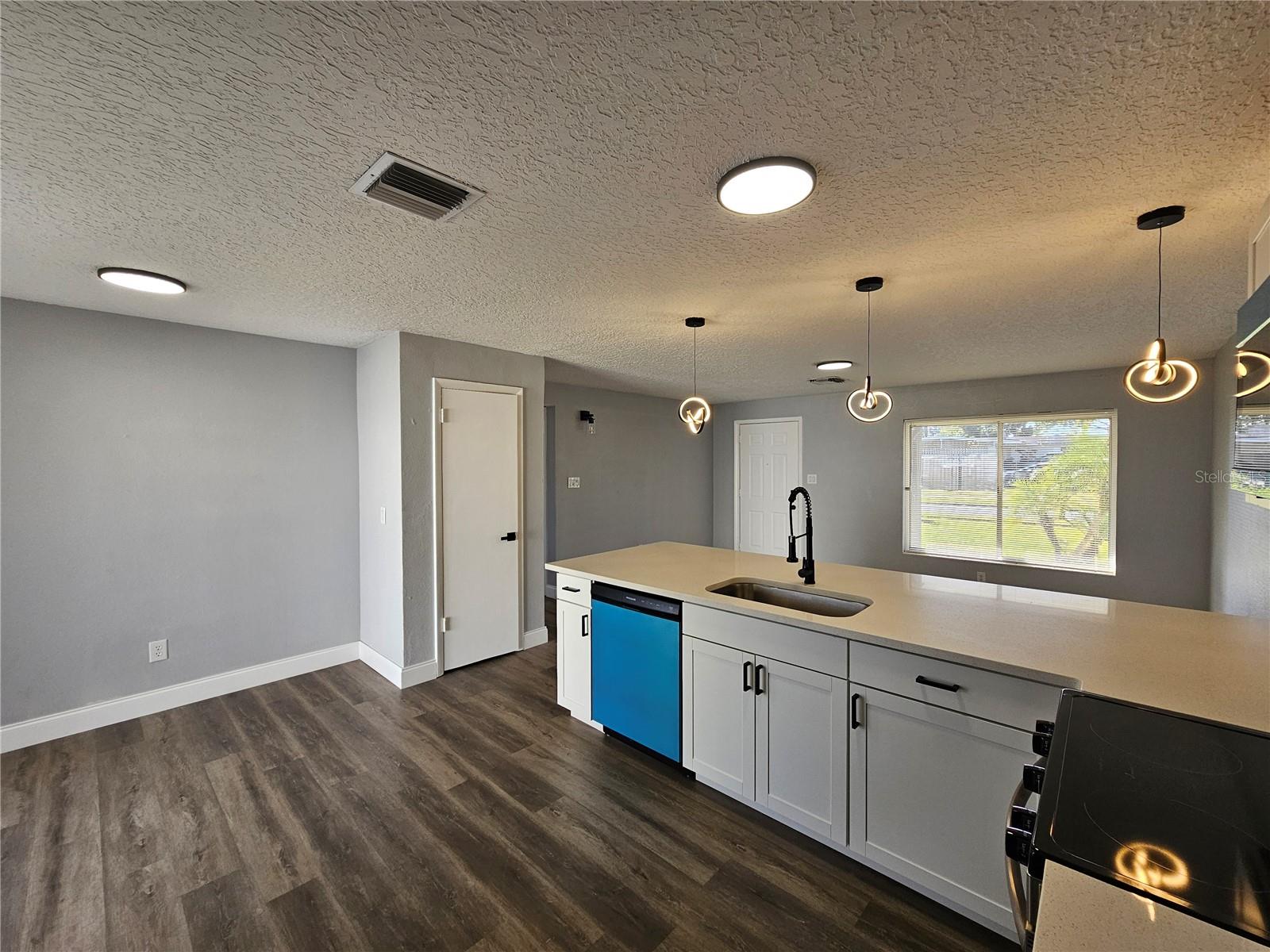 Image 17 of 55 For 1560 Bahama Street