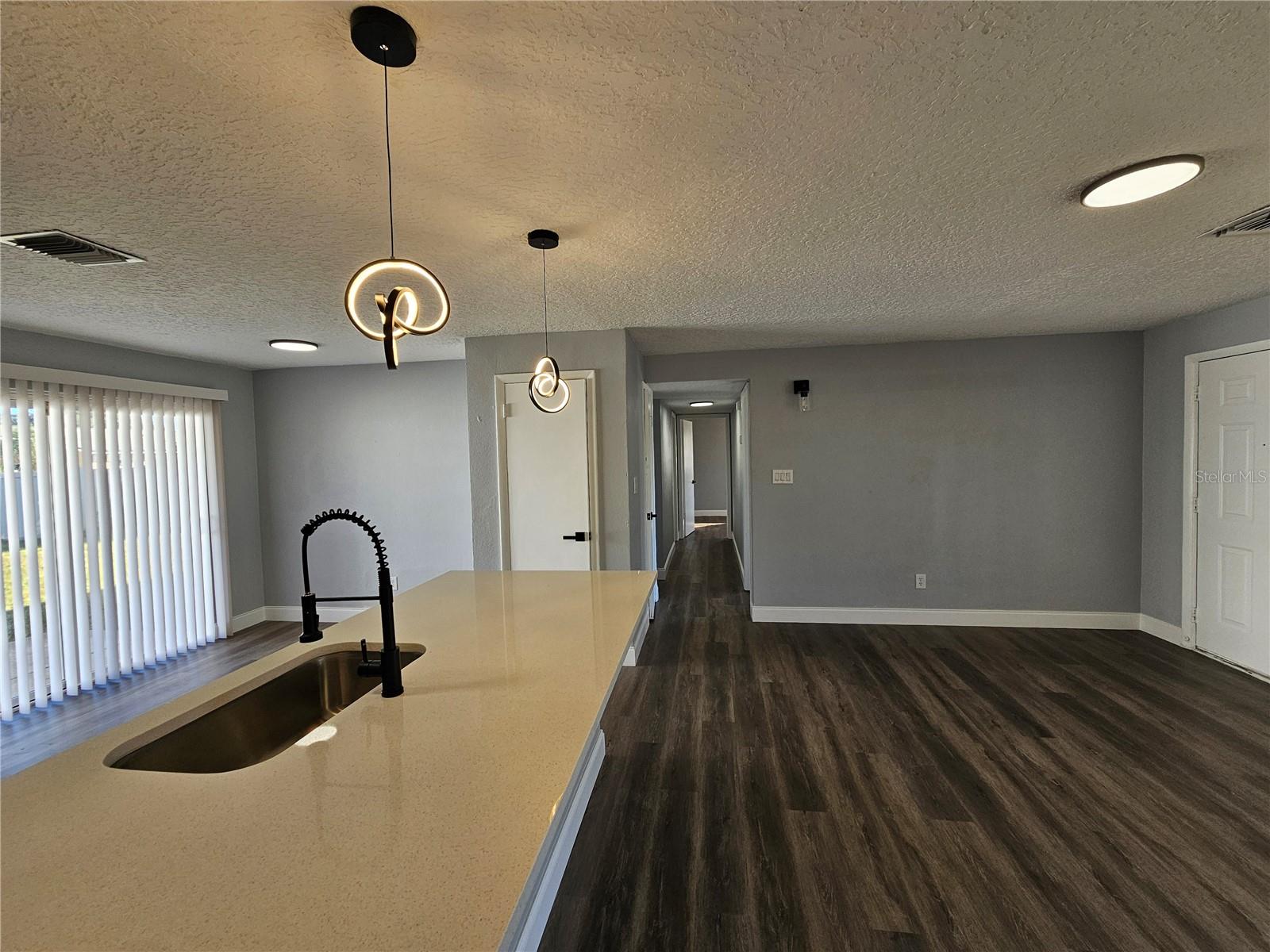 Image 20 of 55 For 1560 Bahama Street