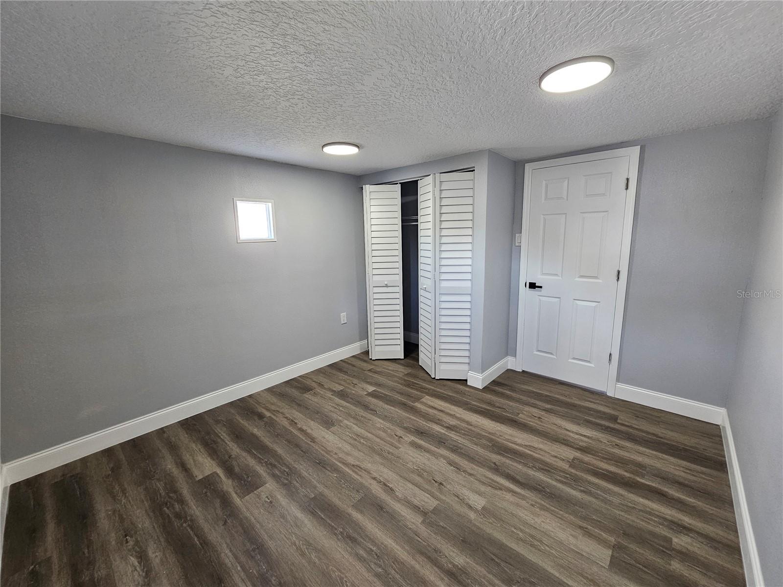 Image 23 of 55 For 1560 Bahama Street