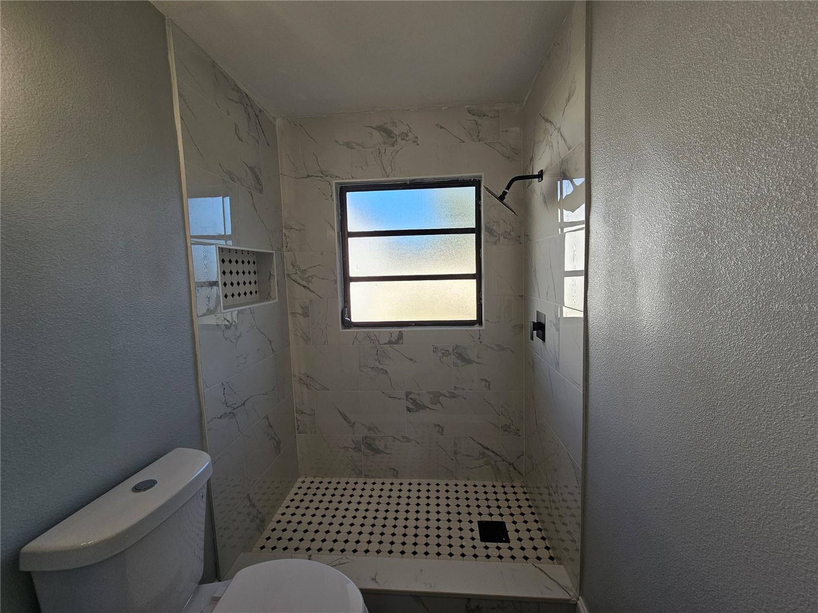 Image 25 of 55 For 1560 Bahama Street