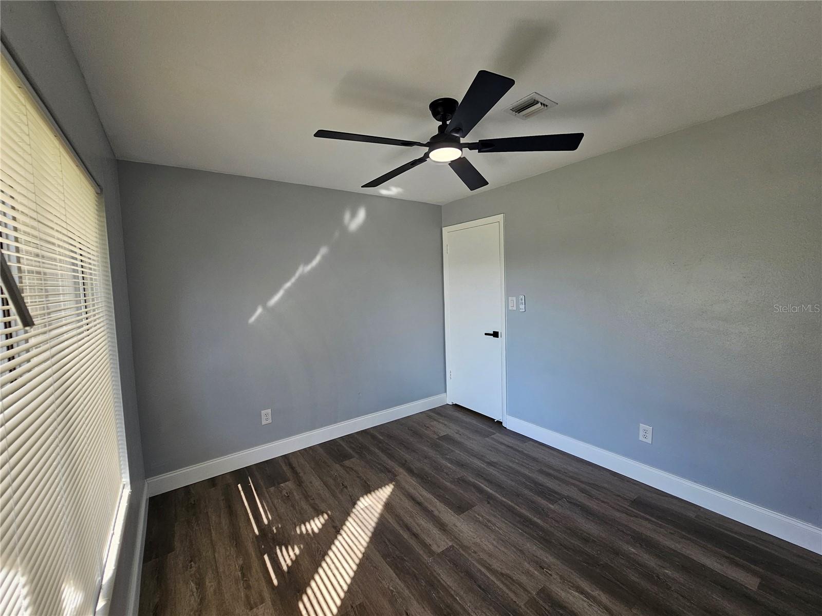 Image 29 of 55 For 1560 Bahama Street