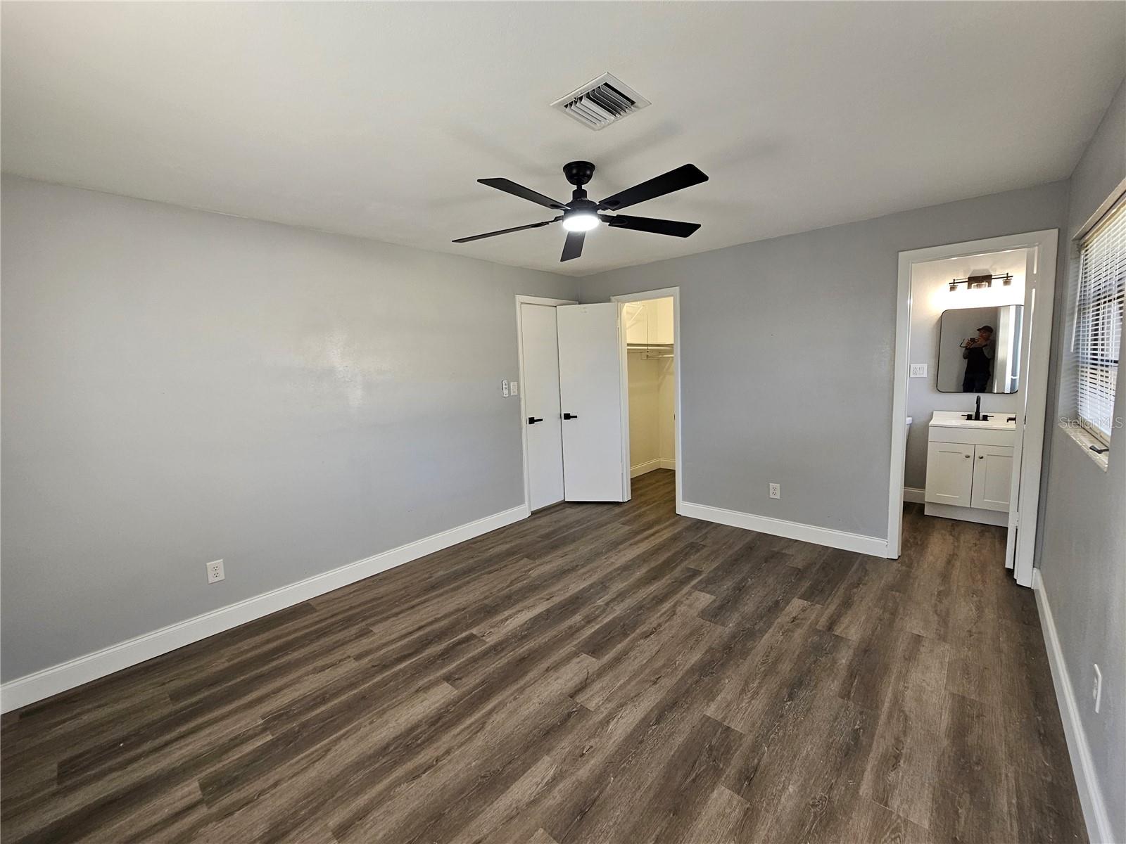 Image 33 of 55 For 1560 Bahama Street