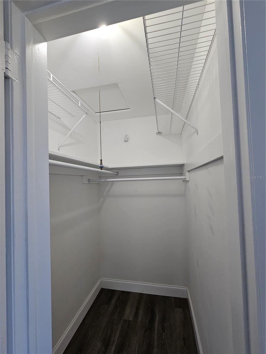 Image 34 of 55 For 1560 Bahama Street