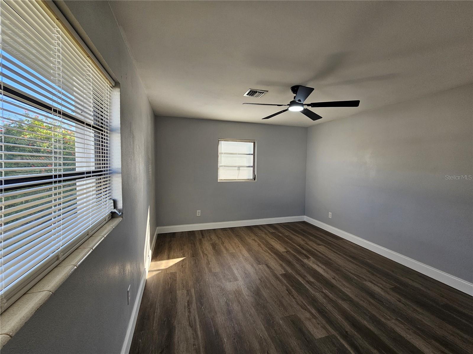 Image 35 of 55 For 1560 Bahama Street