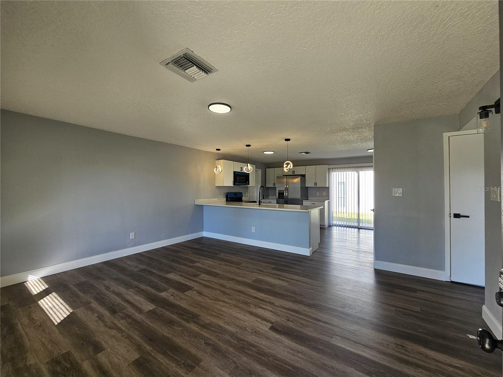 Image 6 of 55 For 1560 Bahama Street