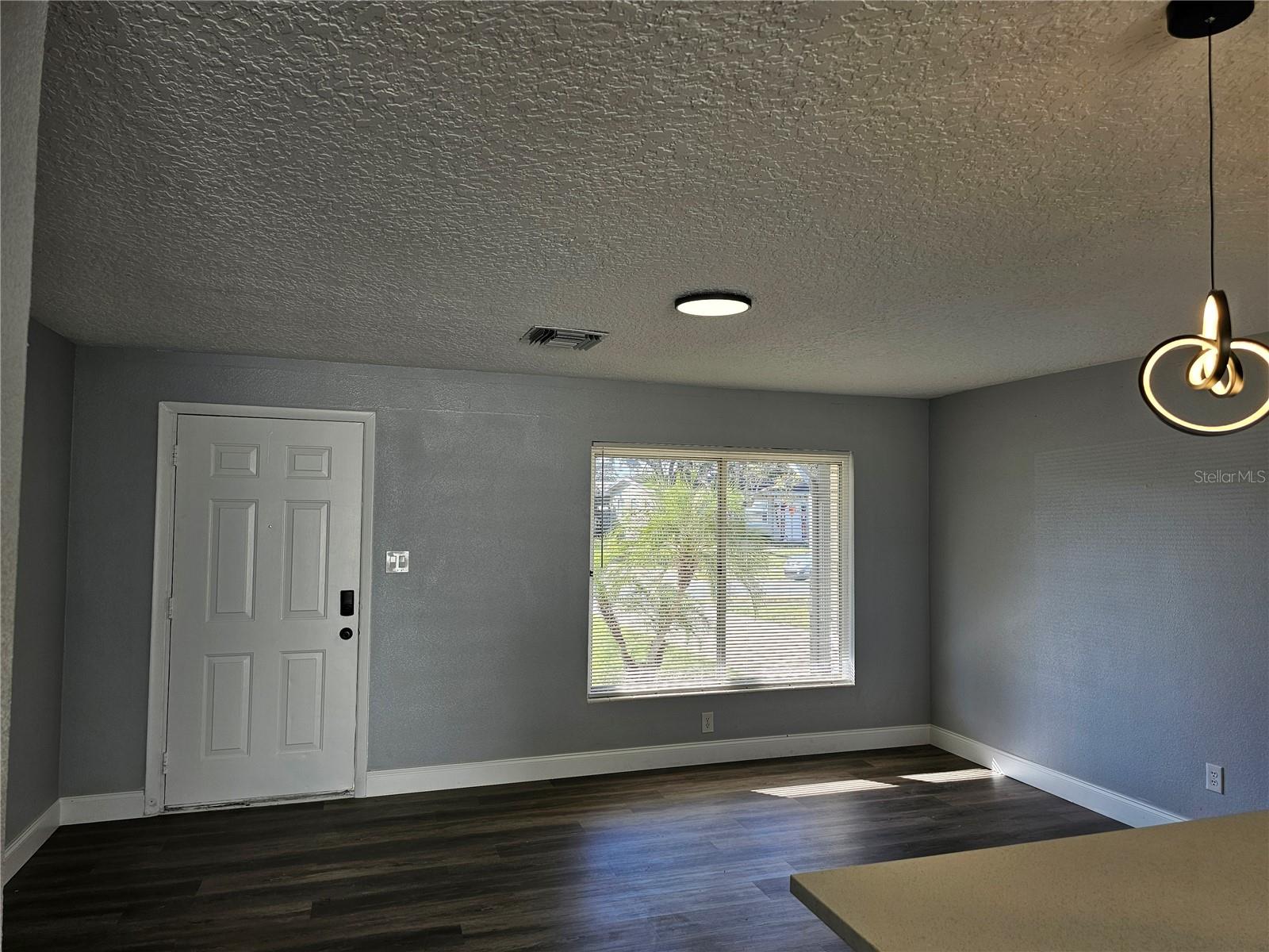 Image 7 of 55 For 1560 Bahama Street