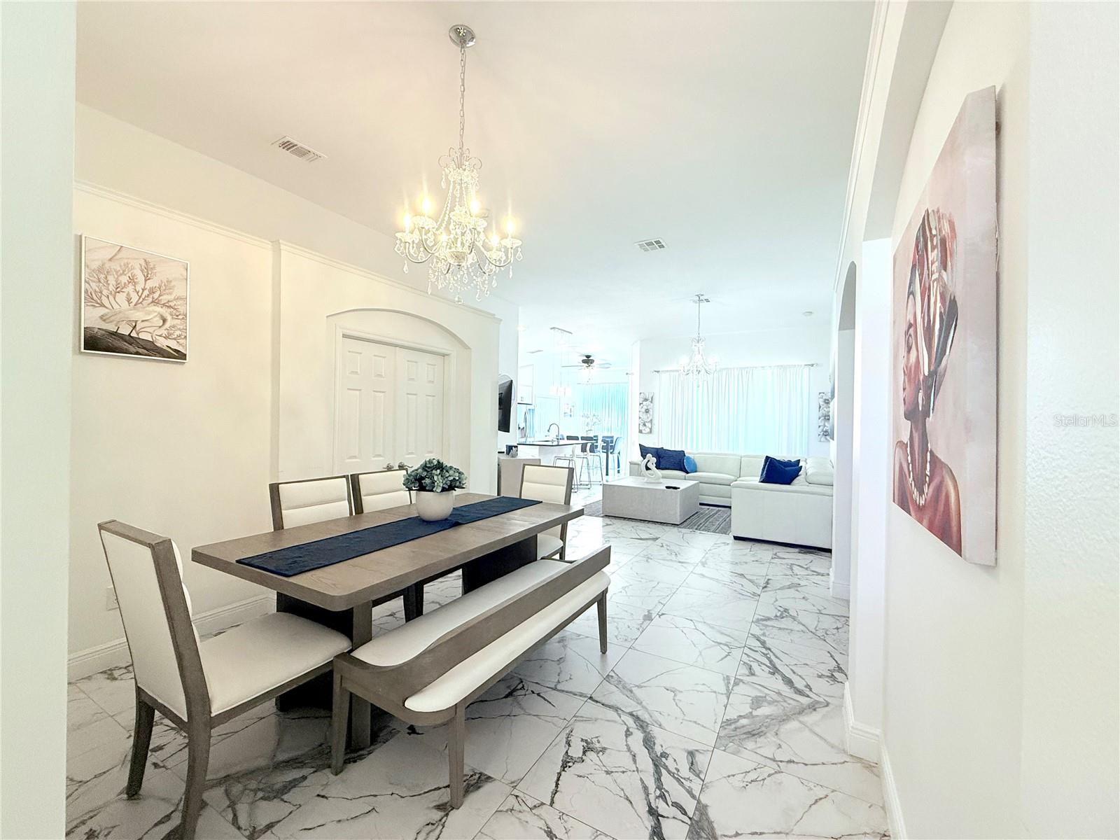 Image 12 of 40 For 8042 King Palm Circle