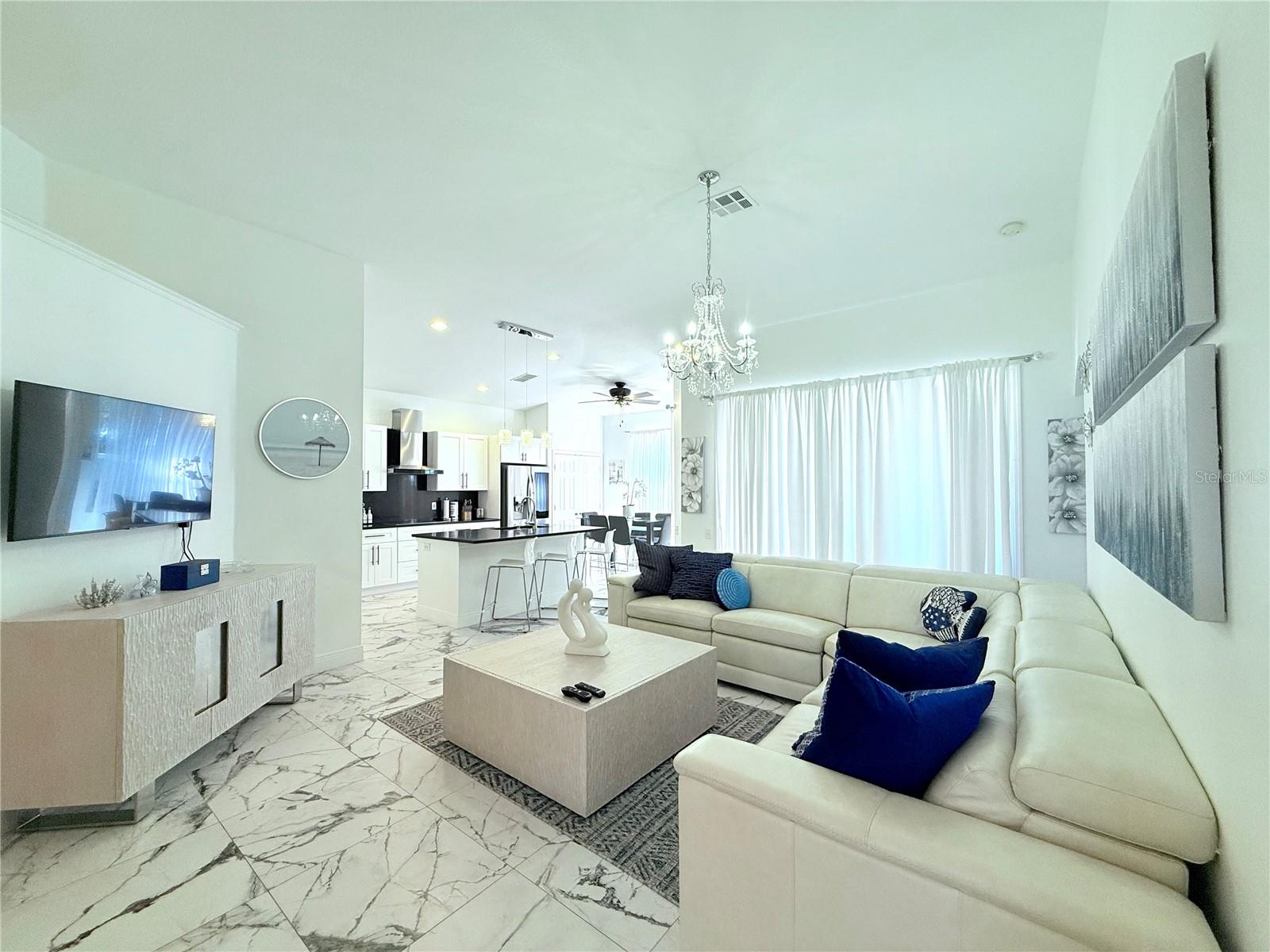 Image 14 of 40 For 8042 King Palm Circle