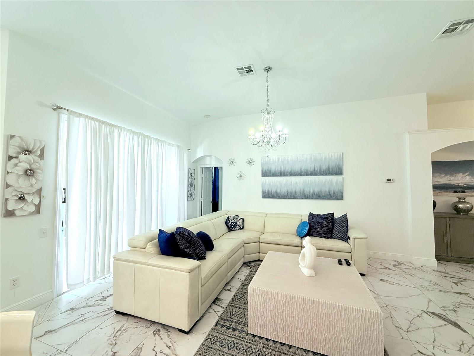 Image 15 of 40 For 8042 King Palm Circle