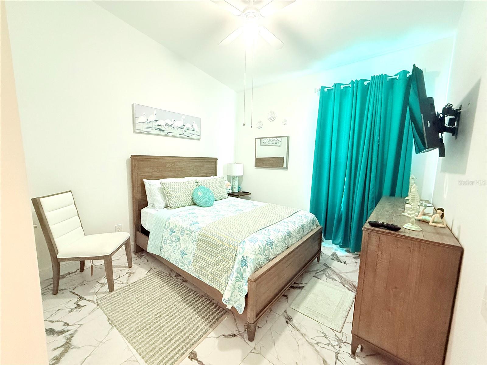 Image 16 of 40 For 8042 King Palm Circle