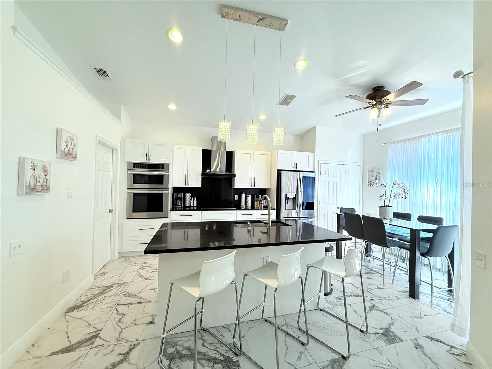 Image 19 of 40 For 8042 King Palm Circle