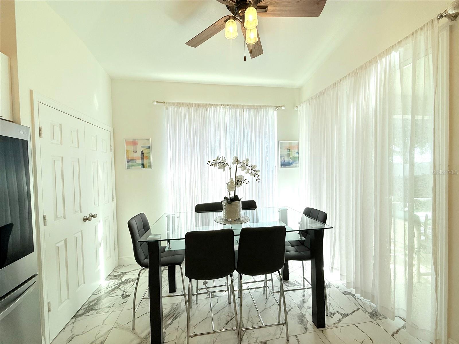 Image 22 of 40 For 8042 King Palm Circle