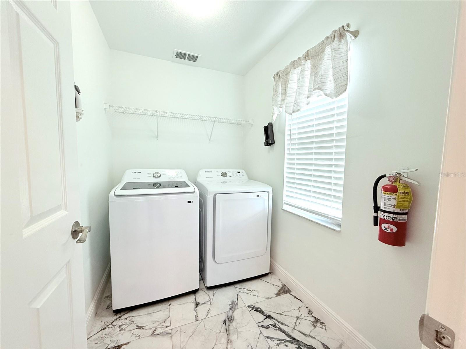 Image 23 of 40 For 8042 King Palm Circle