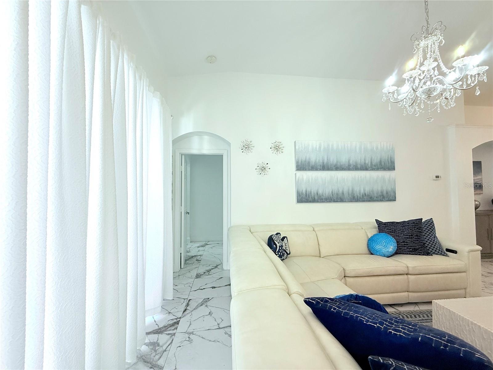 Image 24 of 40 For 8042 King Palm Circle