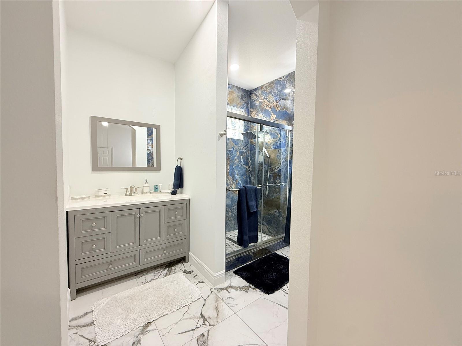 Image 27 of 40 For 8042 King Palm Circle