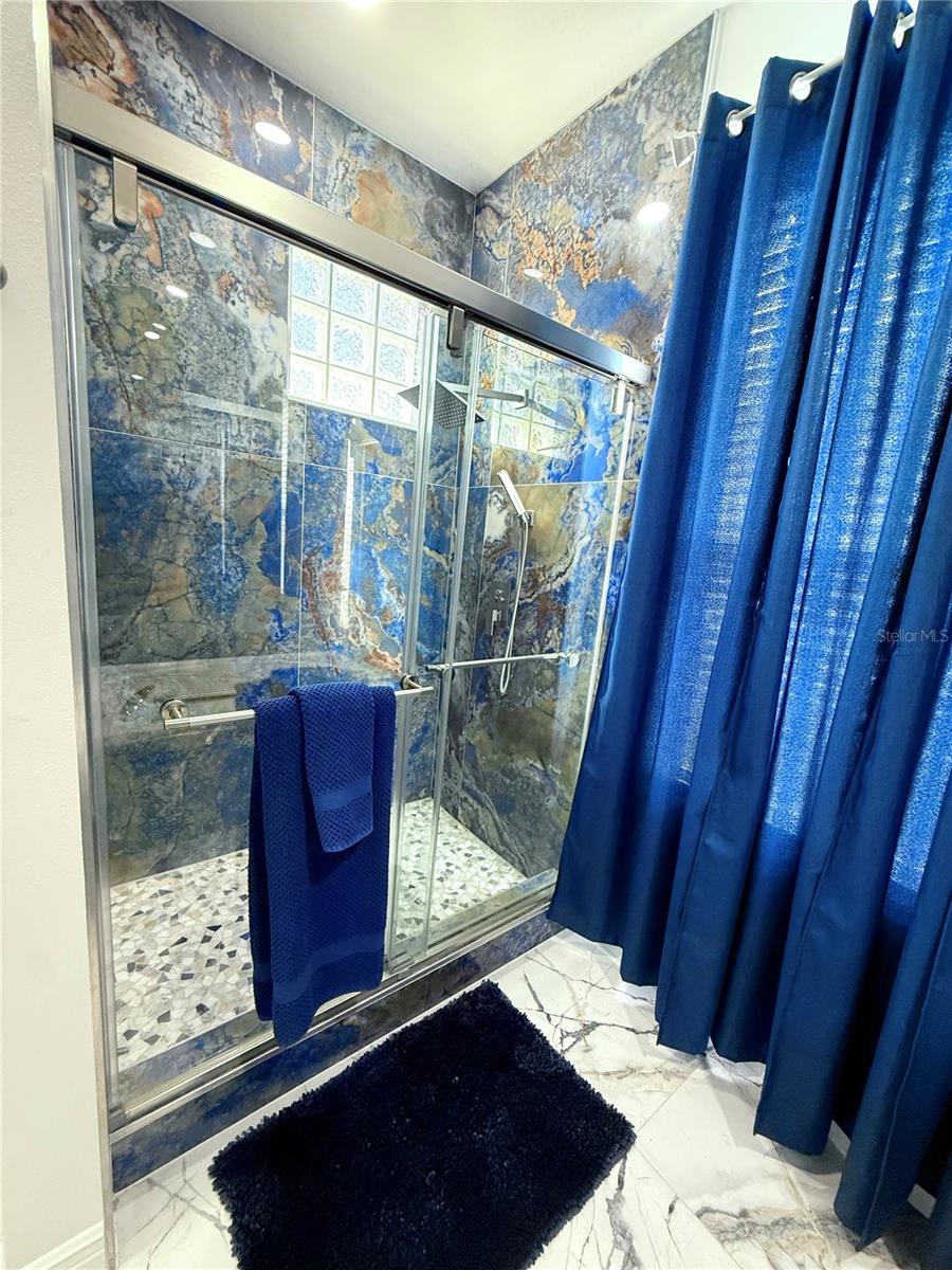 Image 29 of 40 For 8042 King Palm Circle