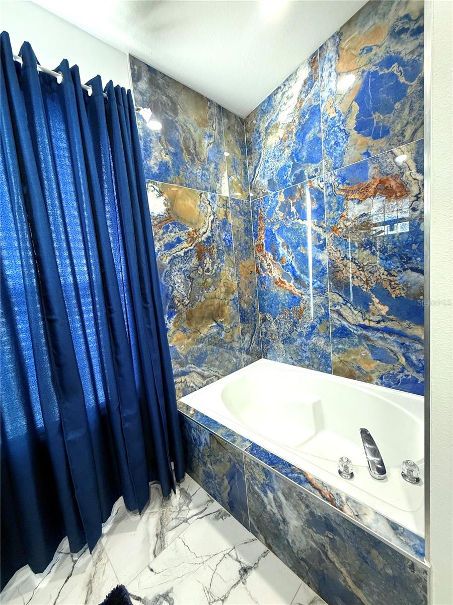 Image 30 of 40 For 8042 King Palm Circle