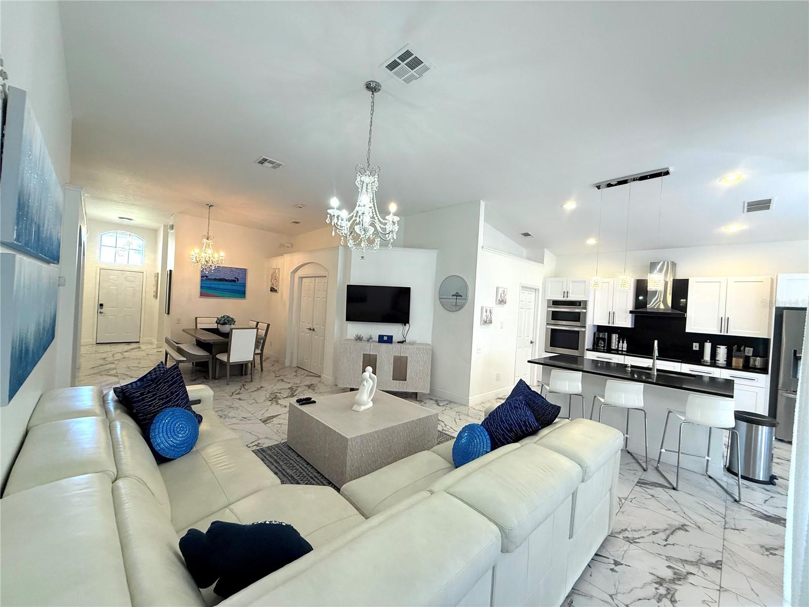 Image 31 of 40 For 8042 King Palm Circle