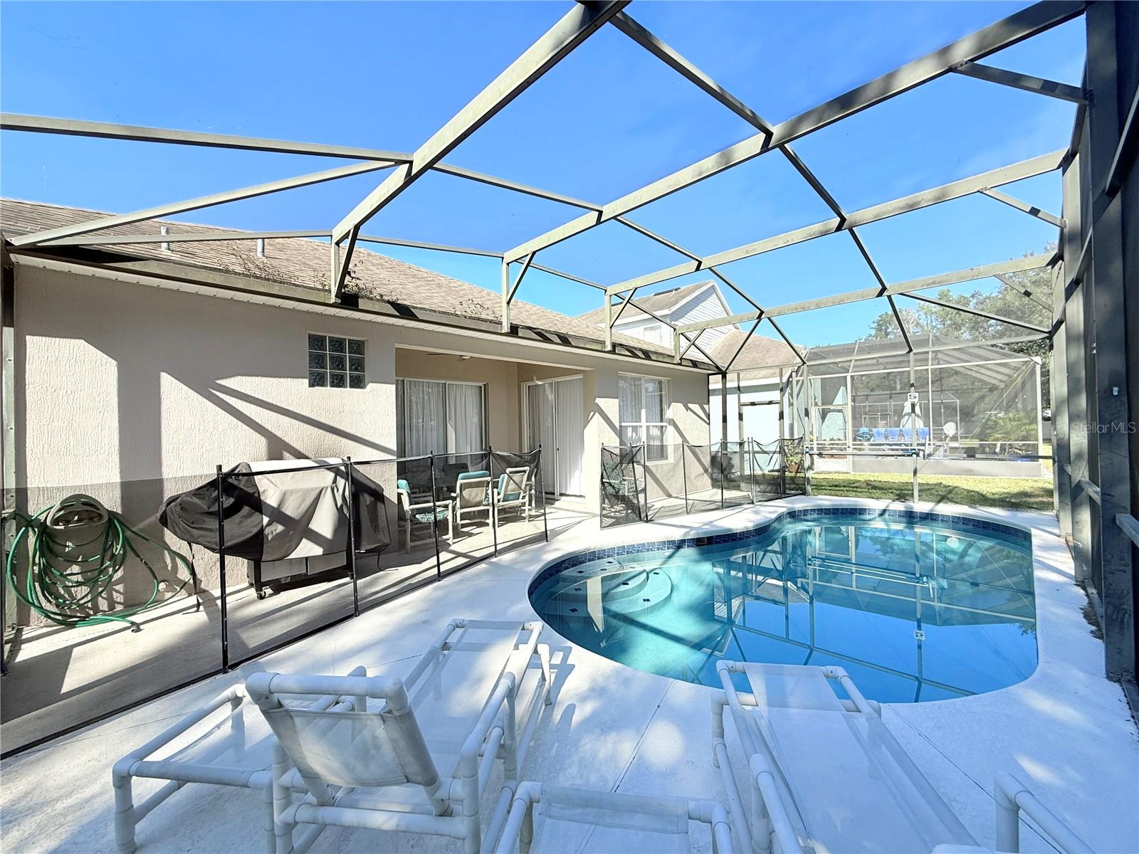 Image 32 of 40 For 8042 King Palm Circle