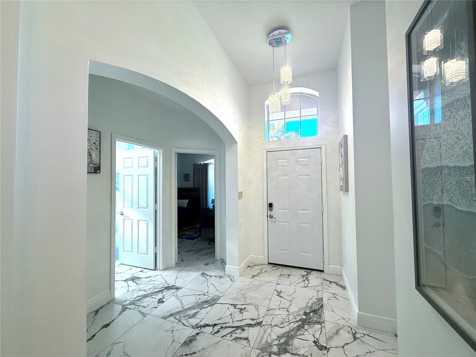 Image 5 of 40 For 8042 King Palm Circle