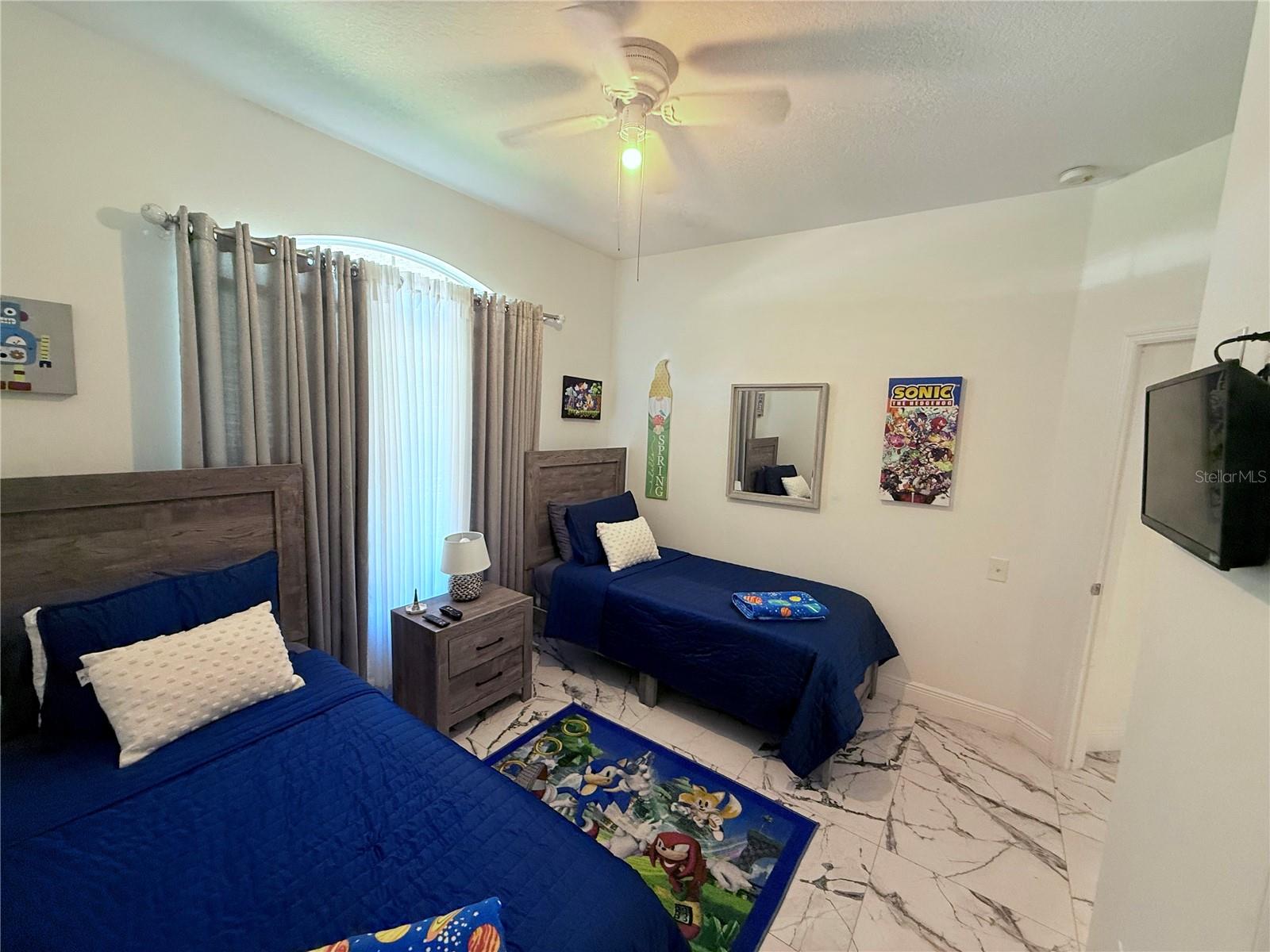 Image 7 of 40 For 8042 King Palm Circle