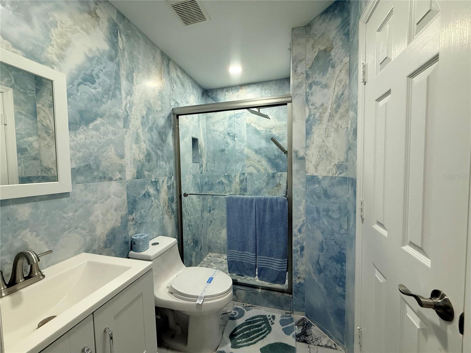 Image 8 of 40 For 8042 King Palm Circle