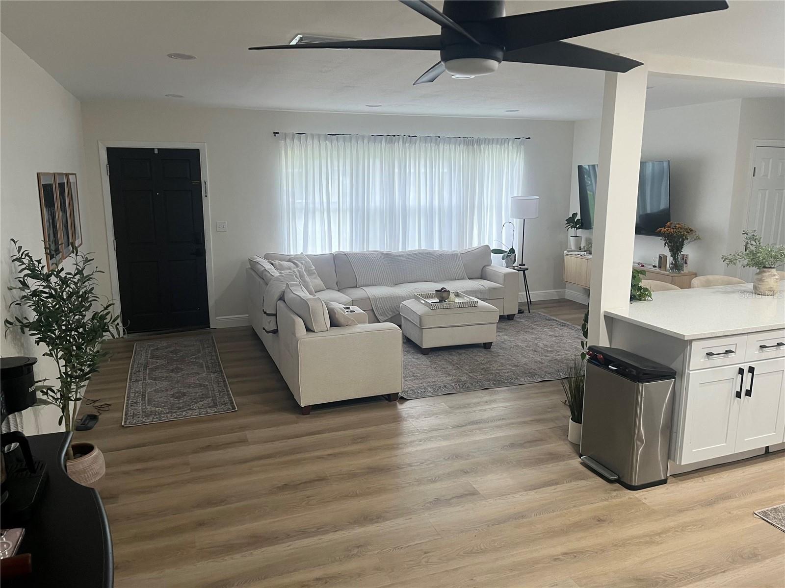 Image 4 of 15 For 12120 Croft Drive