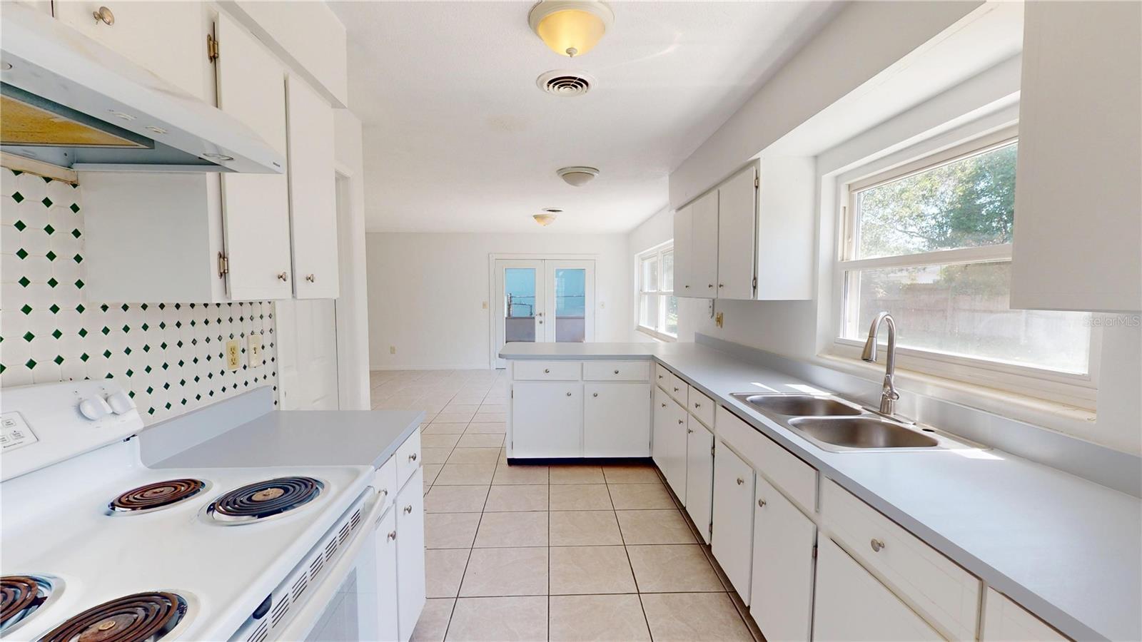 Image 13 of 42 For 1119 Edith Drive