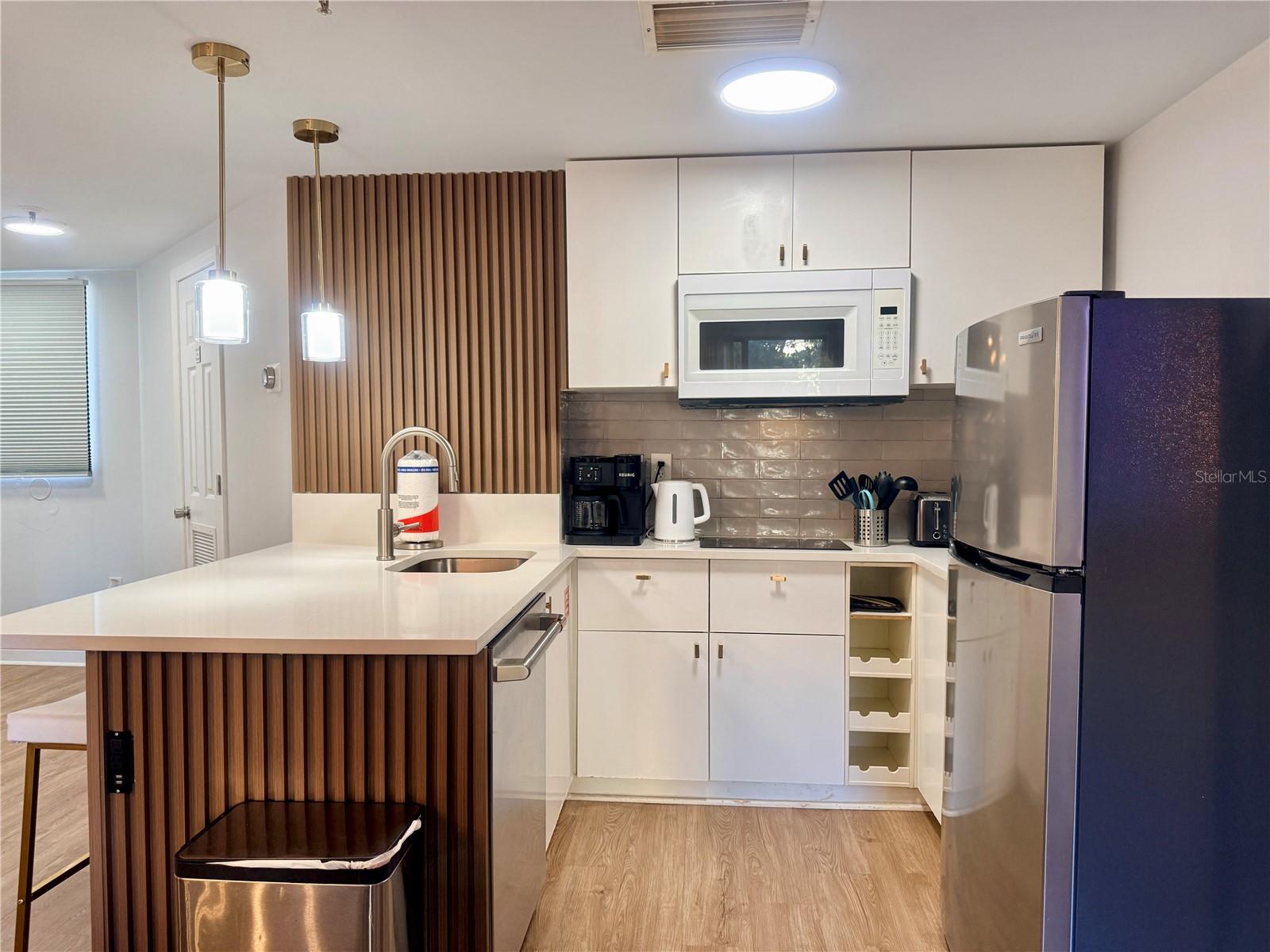 Image 6 of 20 For 6165 Carrier Drive 3101