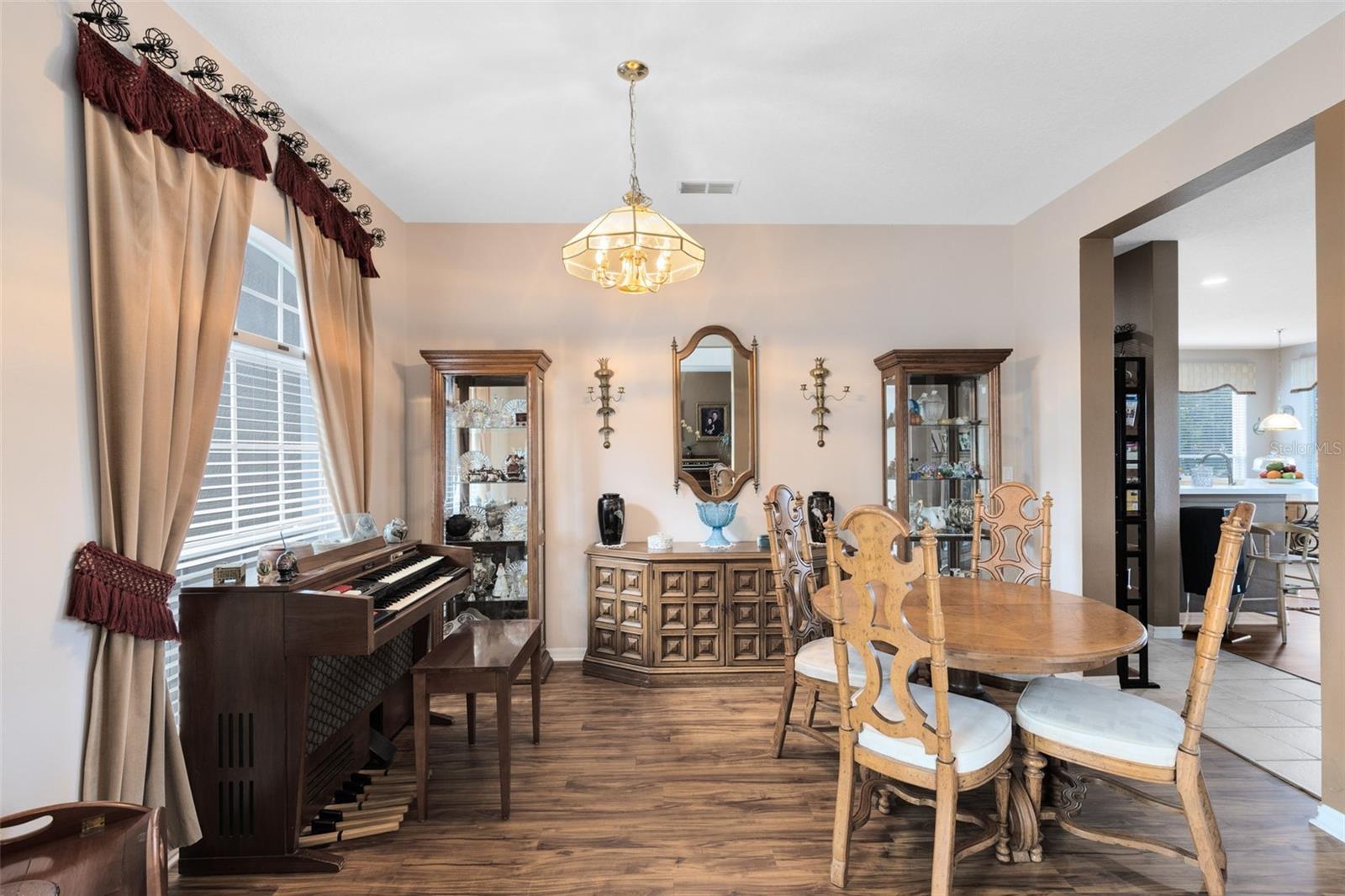 Image 3 of 32 For 315 Isle Of Sky Circle