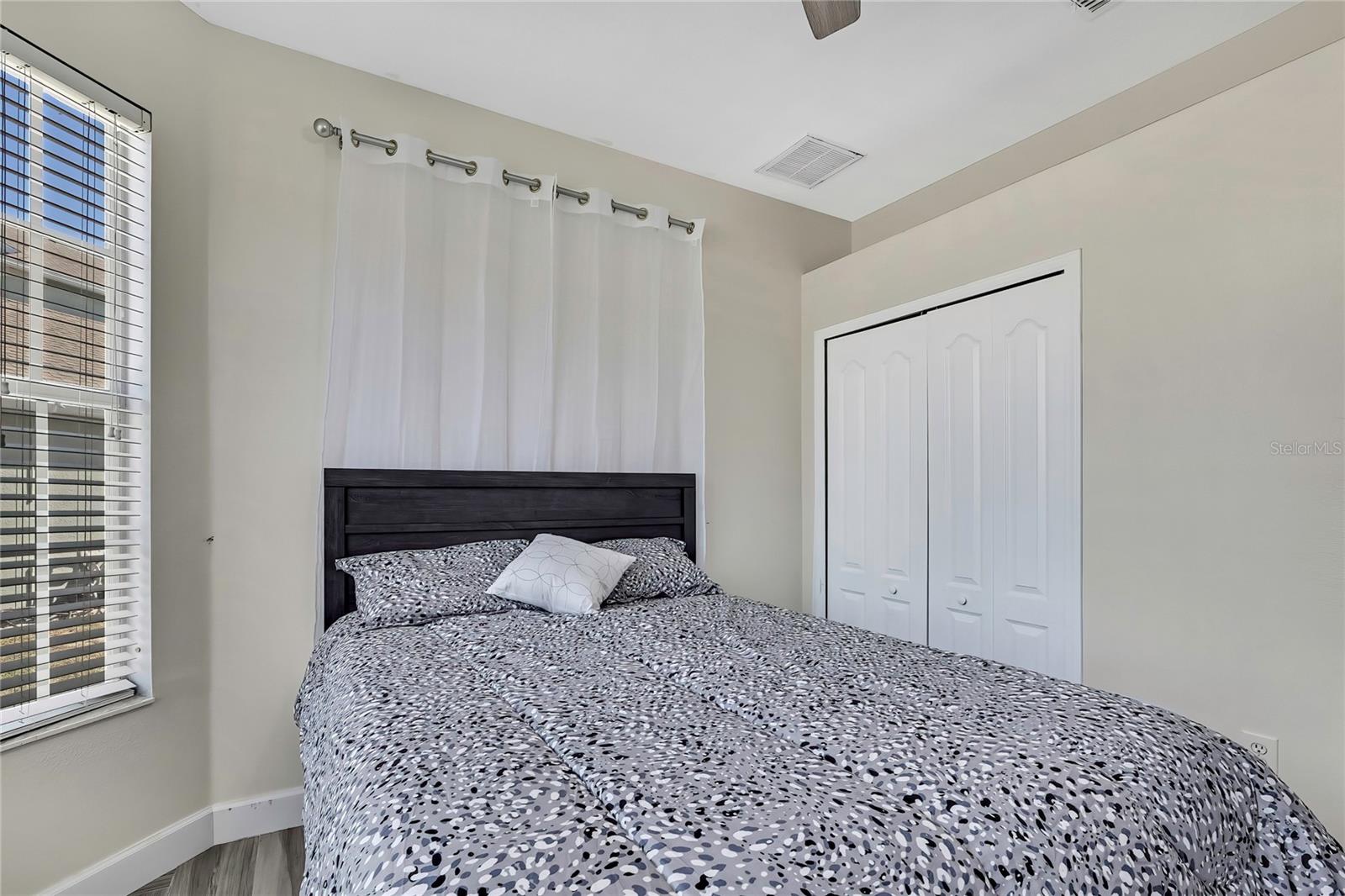 Image 21 of 59 For 4213 Canongate Court