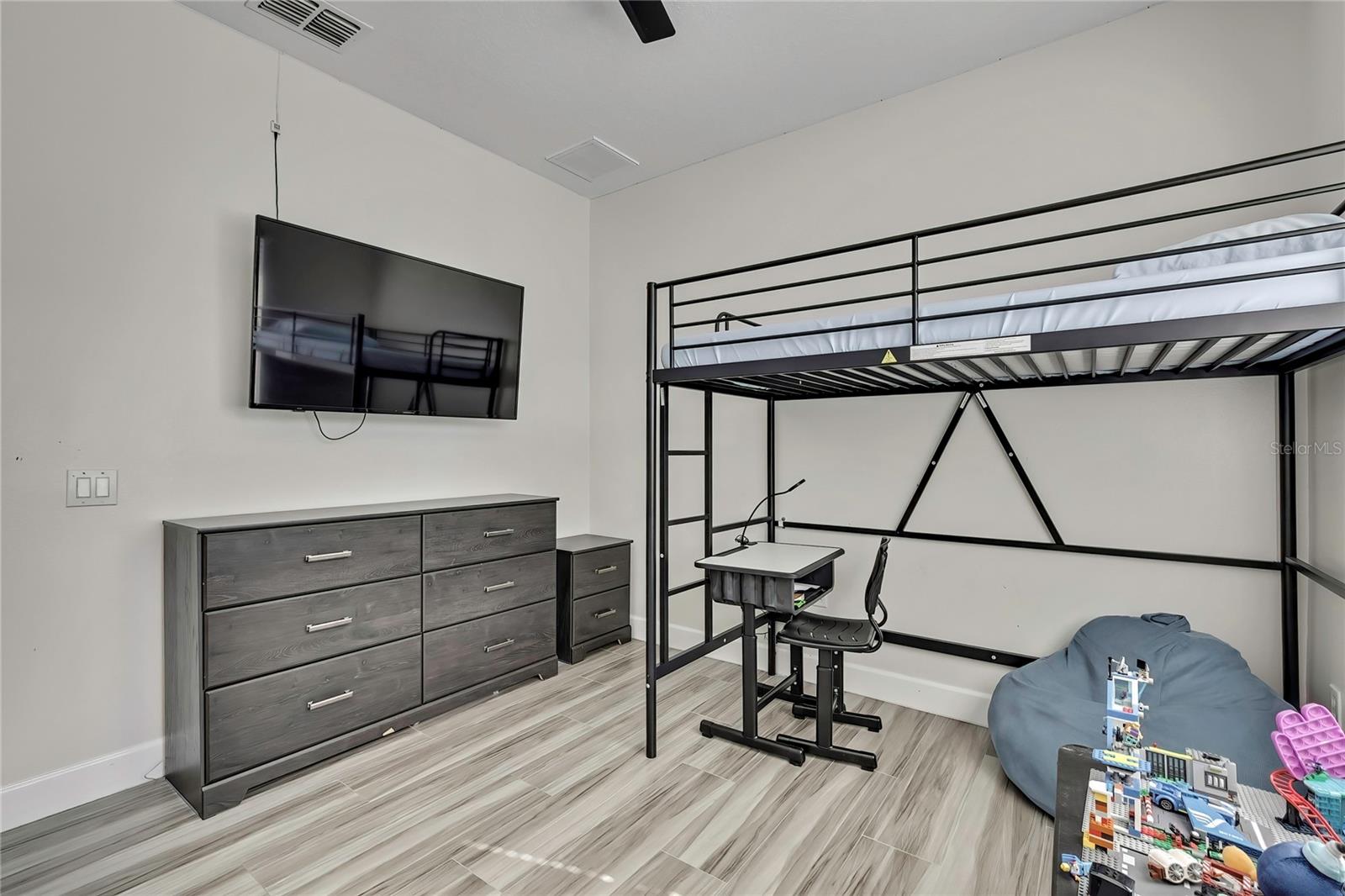 Image 25 of 59 For 4213 Canongate Court