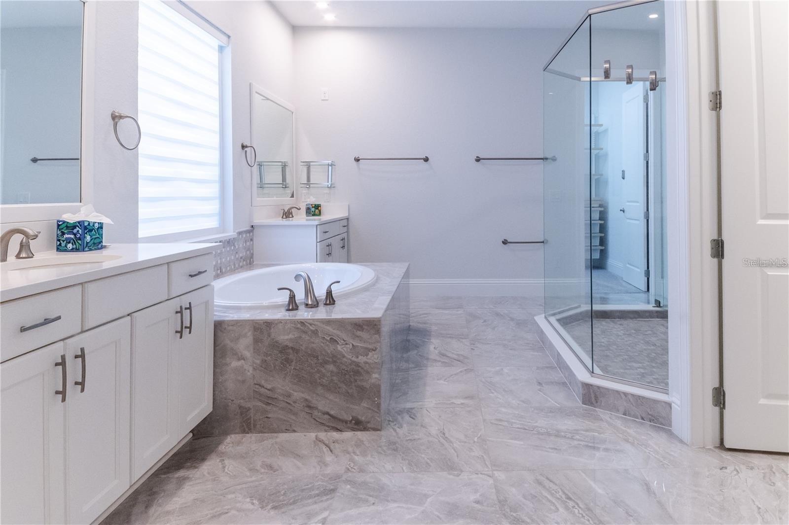 Image 25 of 69 For 13125 Casabella Drive