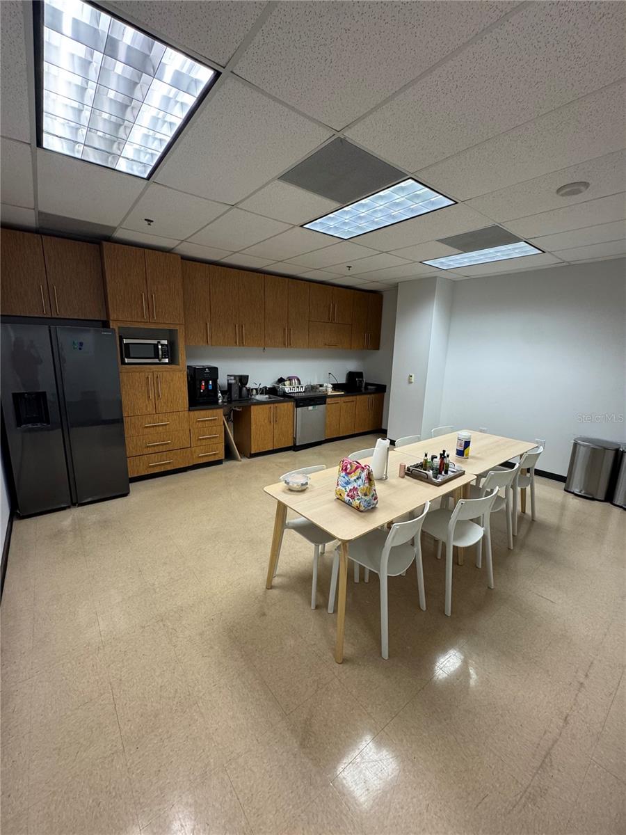 Image 10 of 36 For 6675 Westwood Boulevard 330