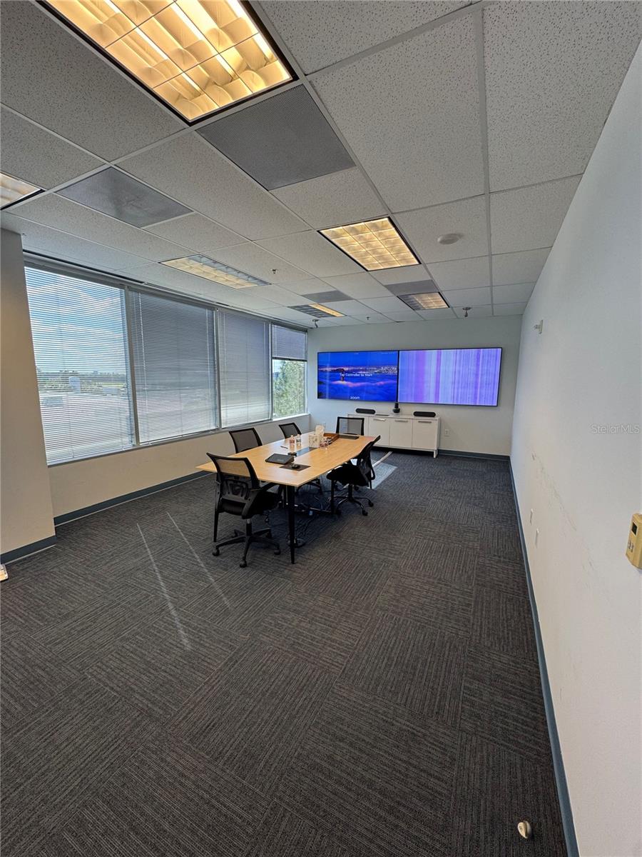 Image 14 of 36 For 6675 Westwood Boulevard 330