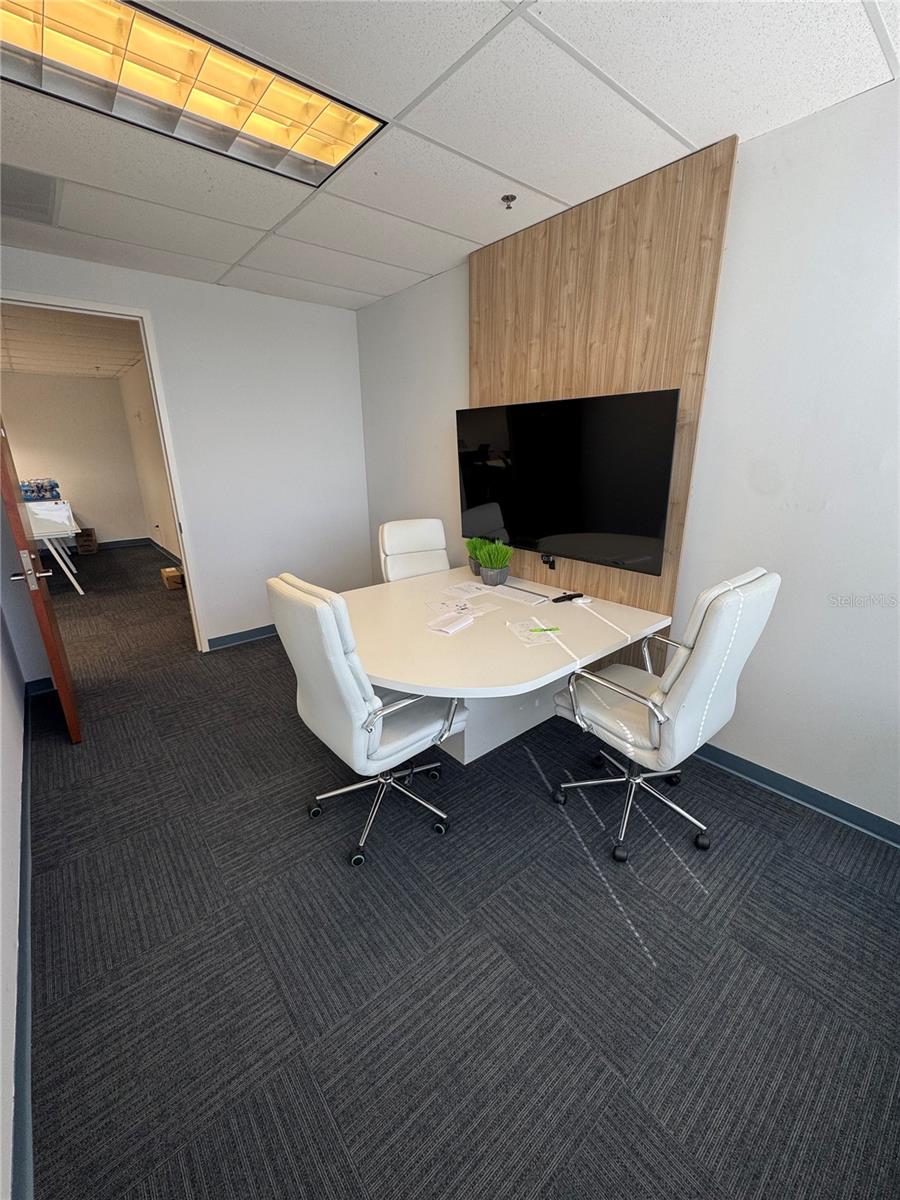 Image 22 of 36 For 6675 Westwood Boulevard 330