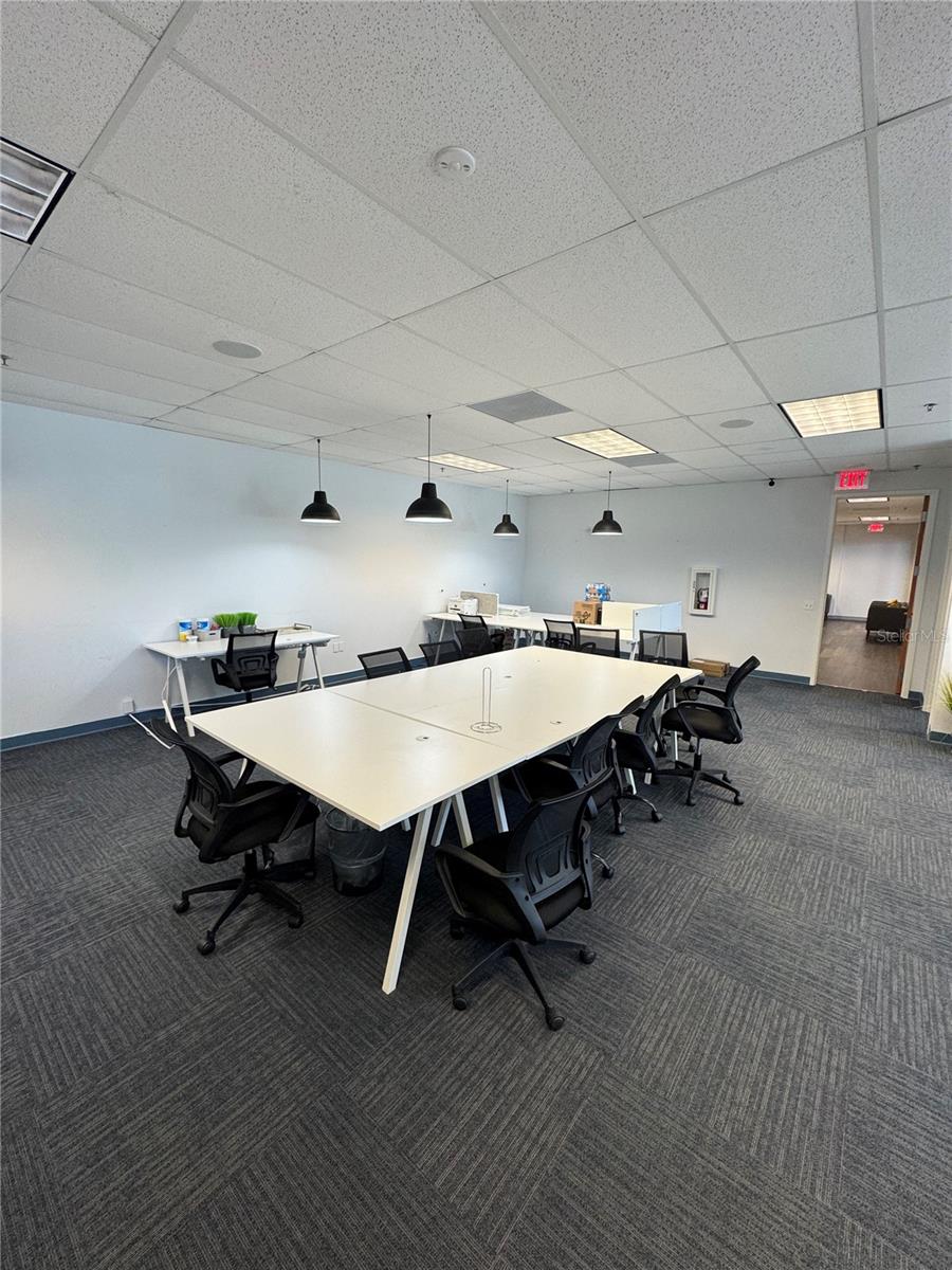 Image 27 of 36 For 6675 Westwood Boulevard 330