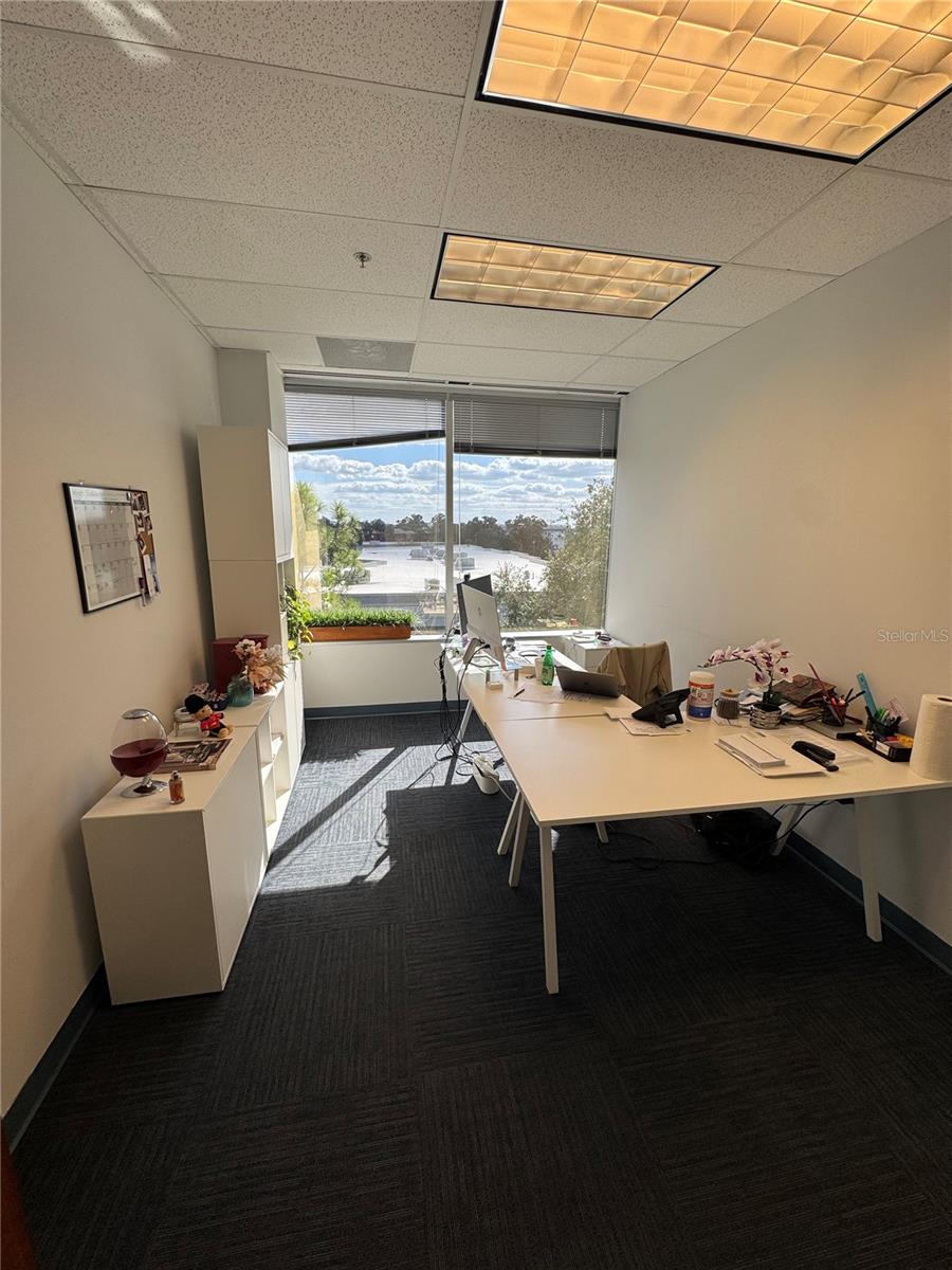 Image 29 of 36 For 6675 Westwood Boulevard 330