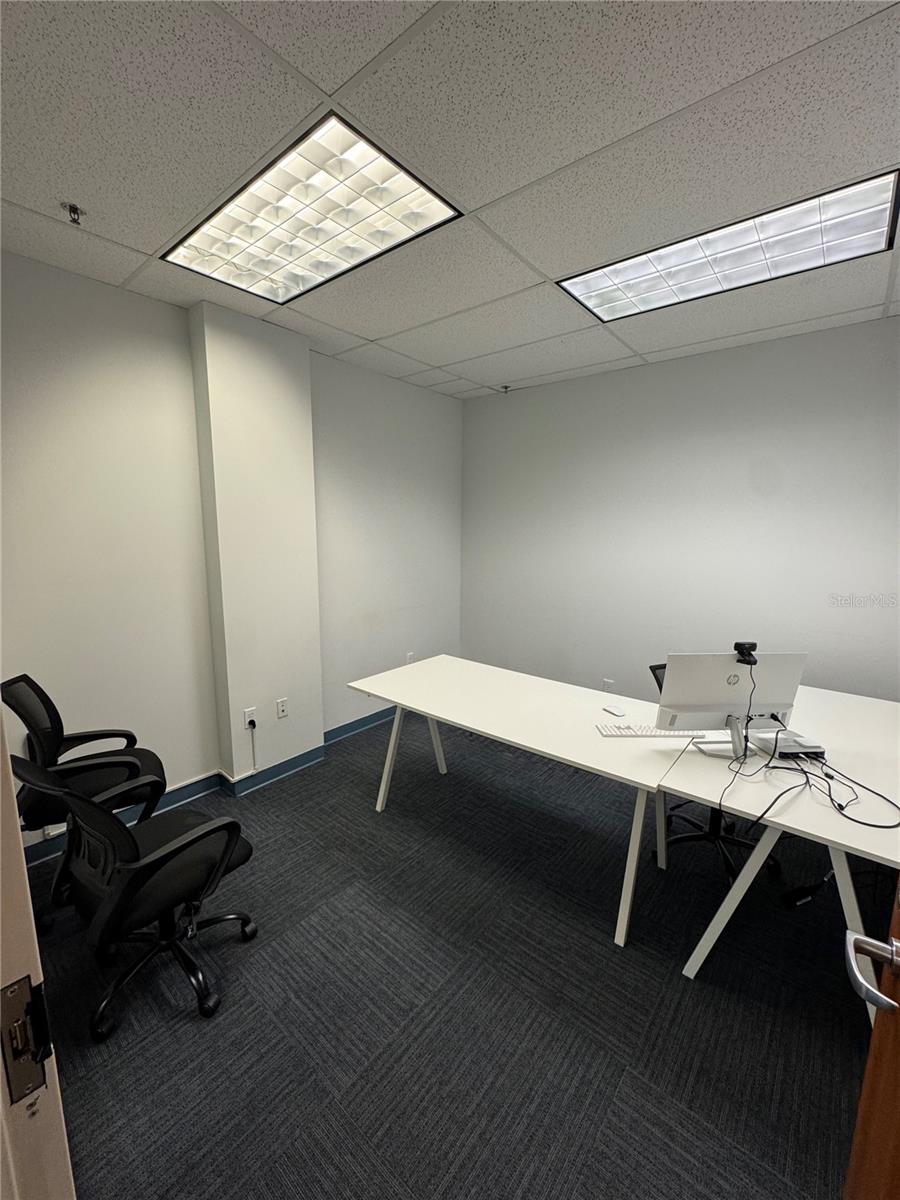 Image 33 of 36 For 6675 Westwood Boulevard 330