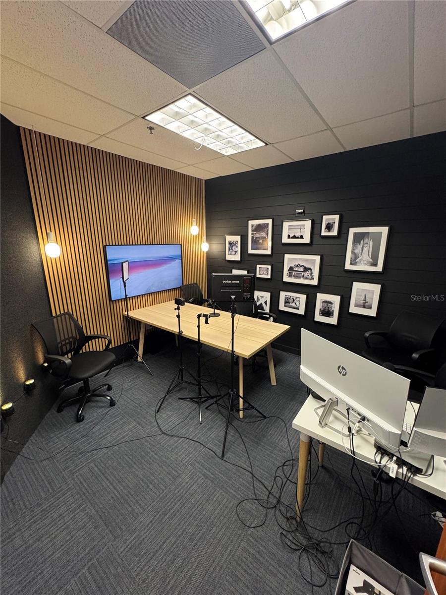 Image 8 of 36 For 6675 Westwood Boulevard 330