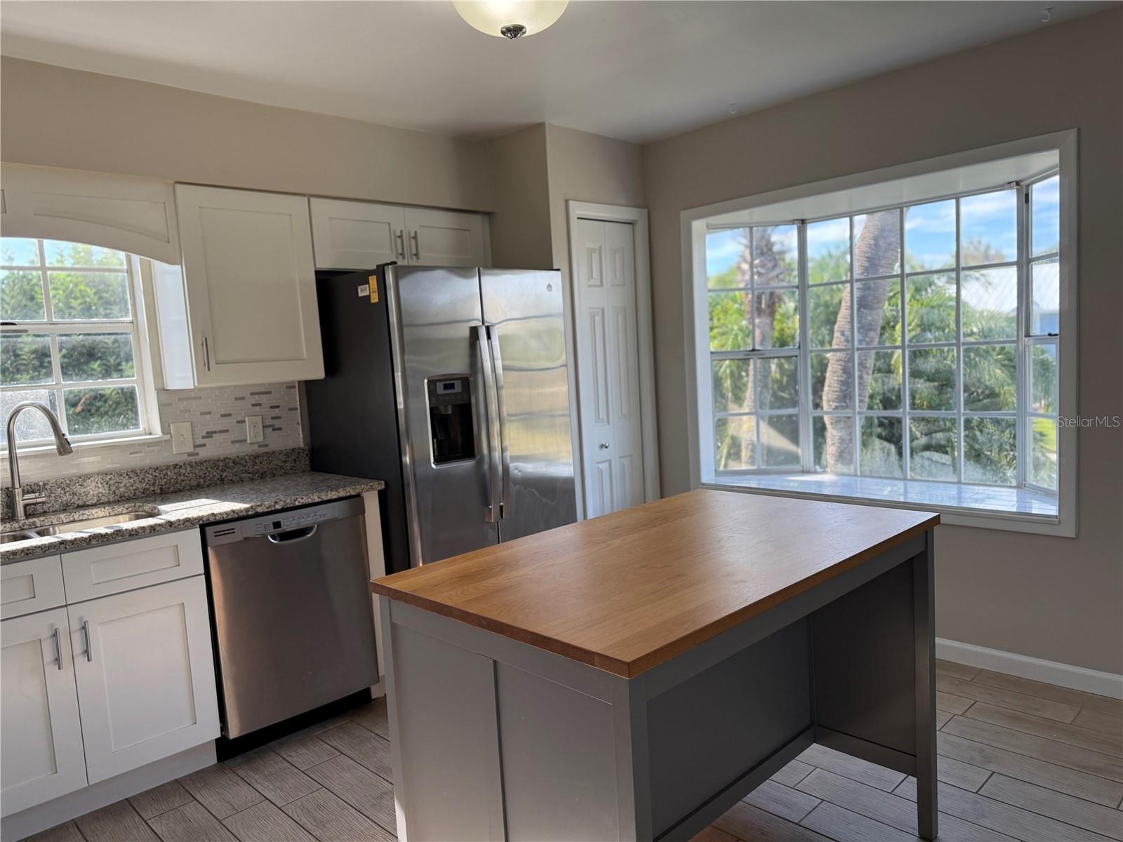 Image 10 of 49 For 489 Deerwood Avenue