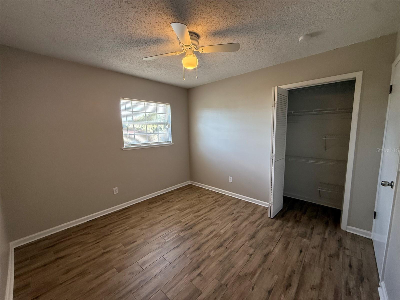 Image 19 of 49 For 489 Deerwood Avenue