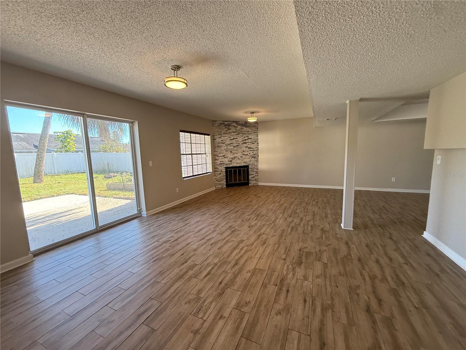 Image 30 of 49 For 489 Deerwood Avenue