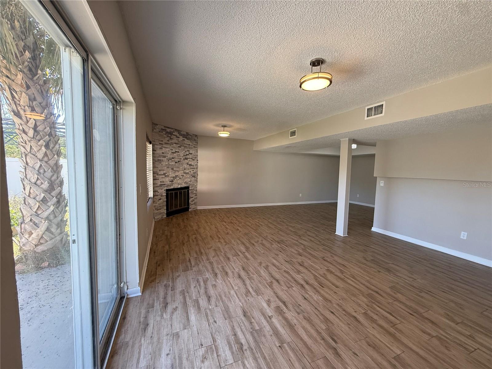 Image 31 of 49 For 489 Deerwood Avenue