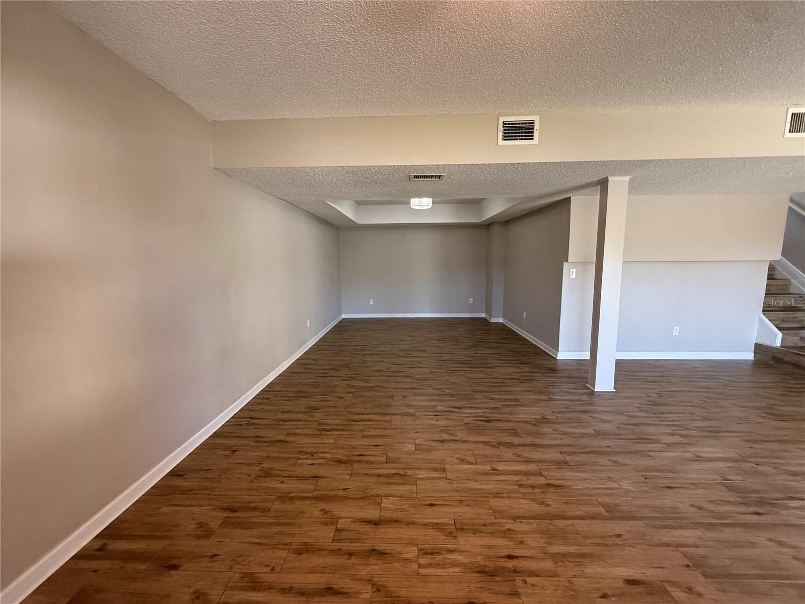 Image 32 of 49 For 489 Deerwood Avenue