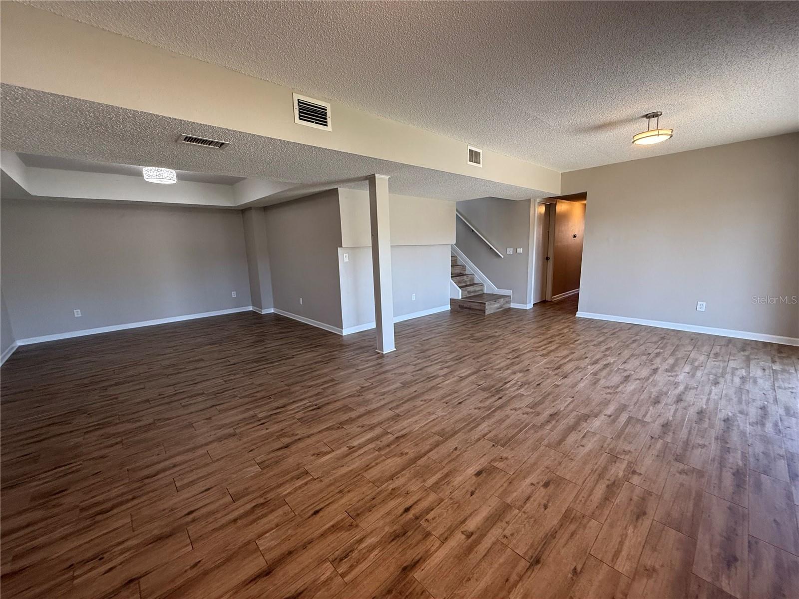 Image 33 of 49 For 489 Deerwood Avenue