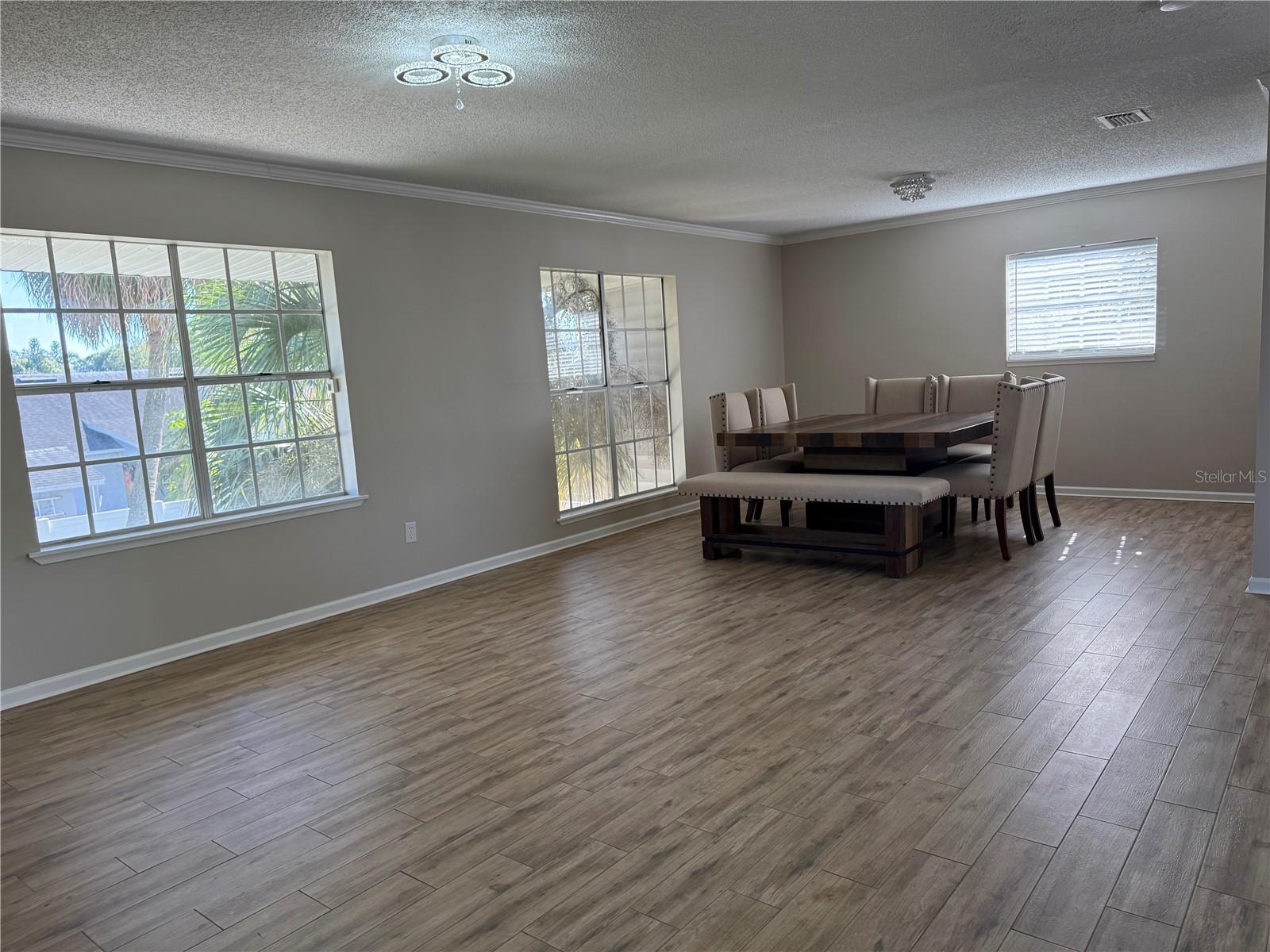 Image 4 of 49 For 489 Deerwood Avenue